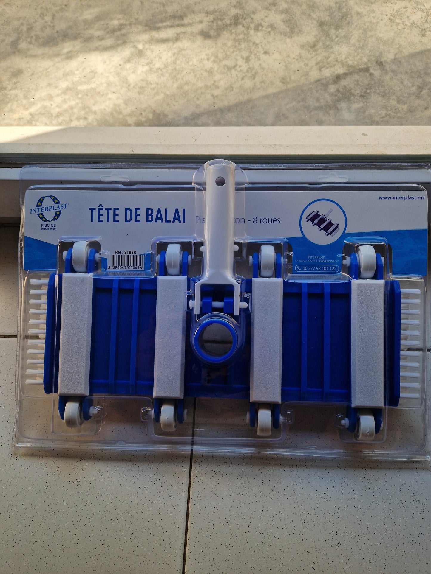 PROMO : TETE DE BALAI PISCINE 8 ROUES + EPUISETTE SURFACE